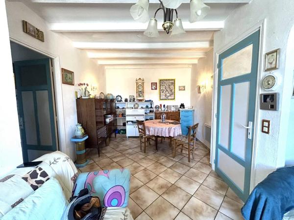 Vente                                                      Villa
                        
                     4 pièces                      98 m2                     à Golfe-Juan