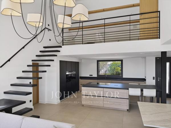 La Cadière-d’Azur – Villa contemporaine avec vue mer panoramique, piscine et espace bien-être