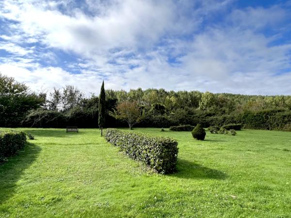 Courcelles-de-Touraine (37330) Propriété avec parc de plus de 5 hectares COURCELLES DE TOURAINE