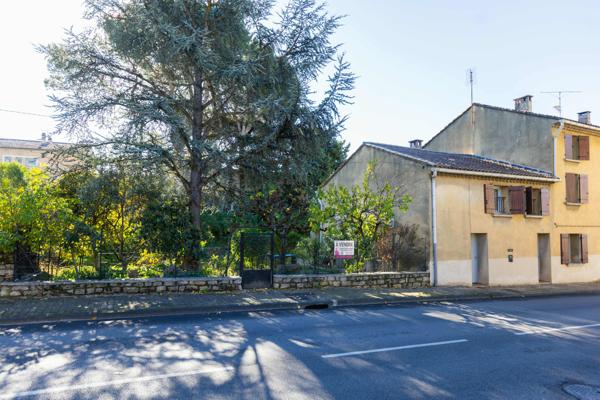 Carpentras (84200) A VENDRE EN EXCLUSIVITE MAISON DE VILLAGE