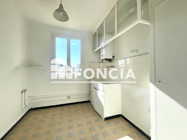 Location Appartement 2 pièces 35.55 m² - 5 RUE HELENE BOUCHER Toulon 83000