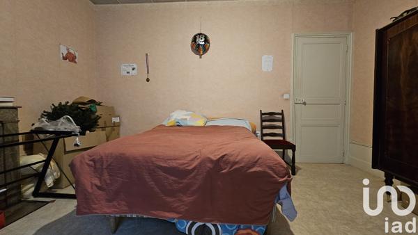 Building for sale 265 m² Vic-sur-Cère