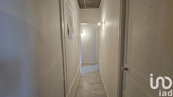 Building for sale 265 m² Vic-sur-Cère