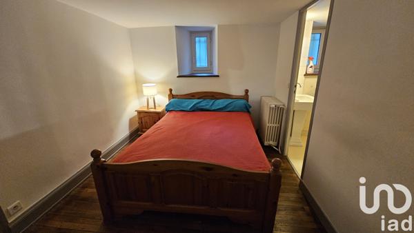 Building for sale 265 m² Vic-sur-Cère