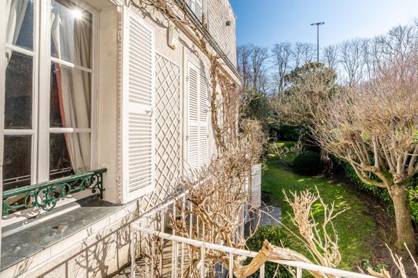 Maison de charme et de caractère avec magnifique jardin!