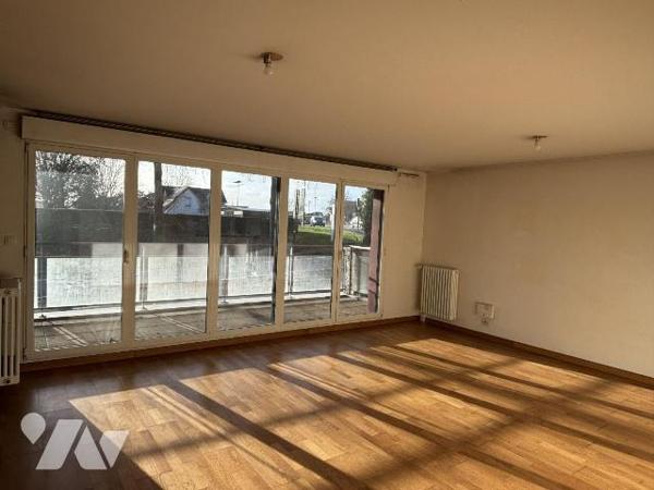 APPARTEMENT TYPE 4 - QUARTIER BEAULIEU /  JEANNE D'ARC- AVEC TERRASSE -
Venez découvrir cet ap...