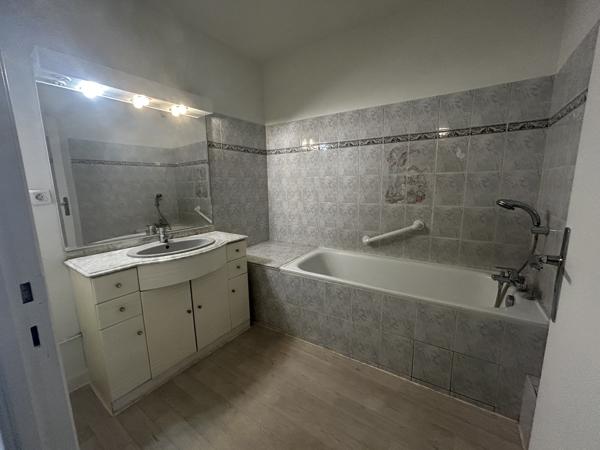 APPARTEMENT AVEC BALCON, GARAGE ET CAVE