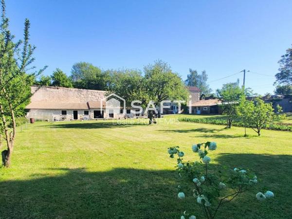 Propriété rénovée avec souplex et jardin