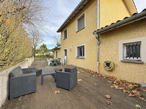 Maison Faramans 5 pièce(s) 125 m2, 4 chambres, au calme, garage et terrain clos