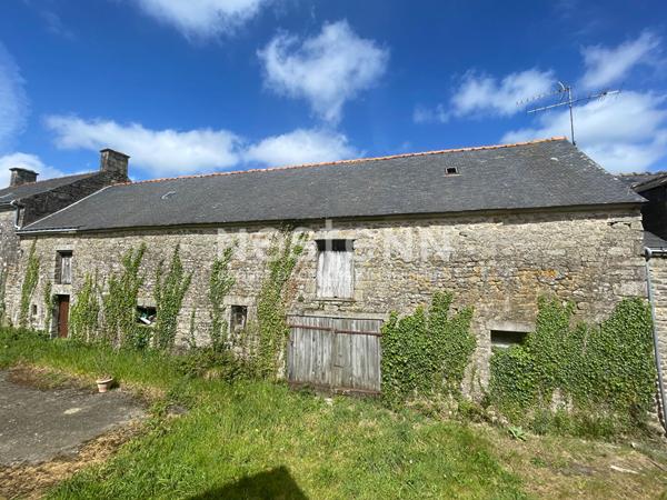 Maison en pierre à rénover à vendre à Sulniac centre