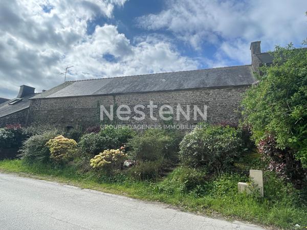Maison en pierre à rénover à vendre à Sulniac centre
