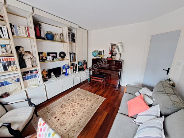 LE CHARME D'UNE BELLE DEMEURE CONCARNOISE FACE AU PORT DE PLAISANCE