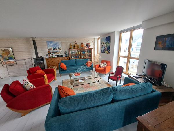 LE CHARME D'UNE BELLE DEMEURE CONCARNOISE FACE AU PORT DE PLAISANCE