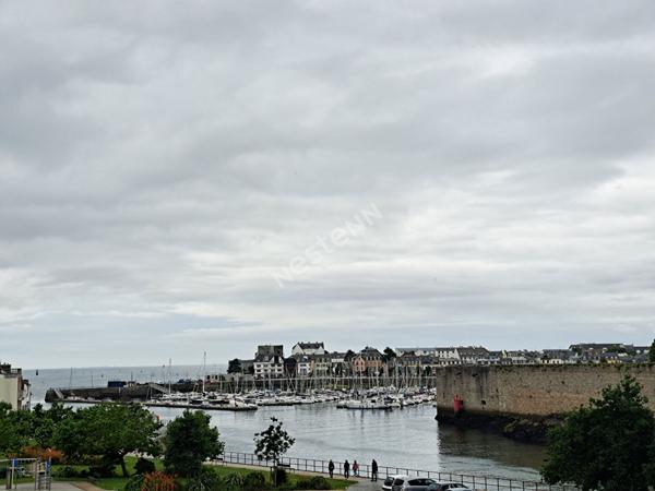 LE CHARME D'UNE BELLE DEMEURE CONCARNOISE FACE AU PORT DE PLAISANCE