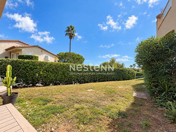 Golfe-Juan - 2P - 40m² - Rez-de-Jardin 96m² - Vue mer - Garage - Sud