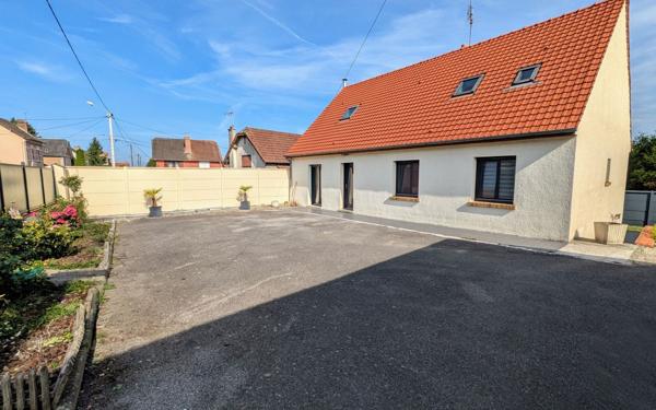 Maison à vendre    6 pièces • 140 m2 Saint-Gobain