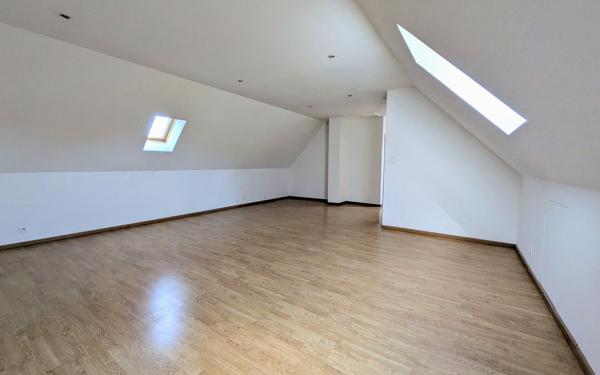 Maison à vendre    6 pièces • 140 m2 Saint-Gobain