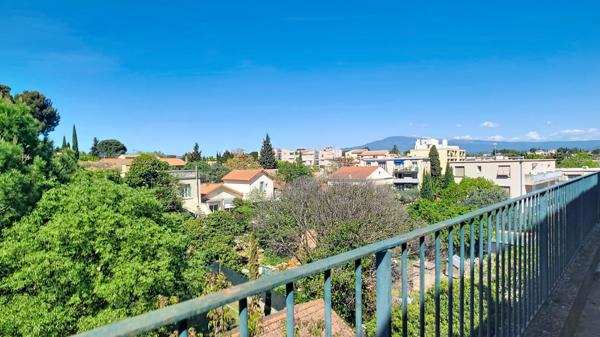 A vendre - Appartement T3 de 64 m² avec extérieur au 4ème étage avec ascenseur