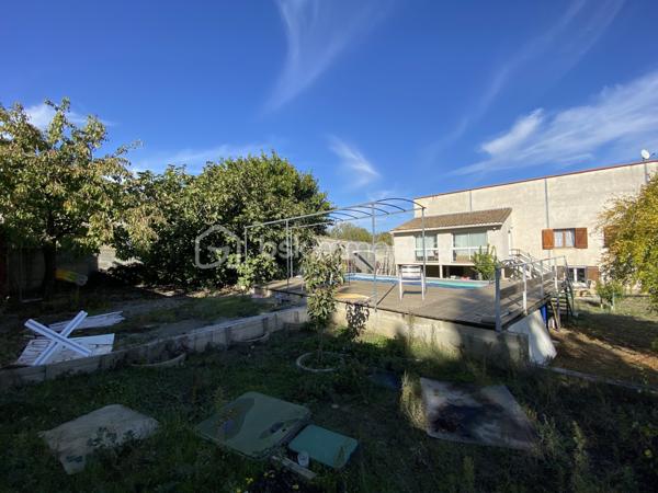 Local d activites de 158 m²