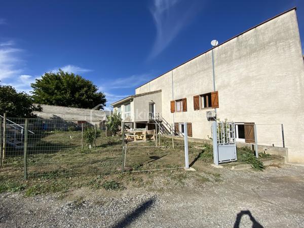 Local d activites de 158 m²