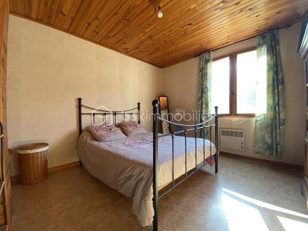 Local d activites de 158 m²