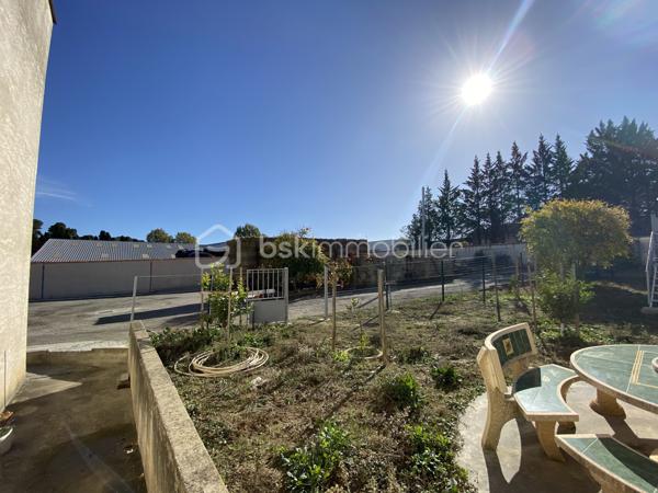 Local d activites de 158 m²