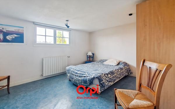 Maison à vendre    7 pièces • 149,38 m2 Néris-les-Bains
