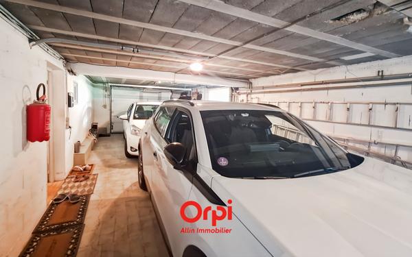 Maison à vendre    7 pièces • 149,38 m2 Néris-les-Bains