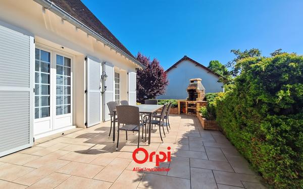 Maison à vendre    7 pièces • 149,38 m2 Néris-les-Bains