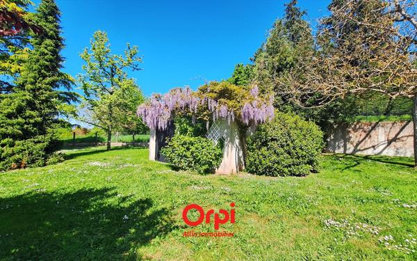 Maison à vendre    7 pièces • 149,38 m2 Néris-les-Bains