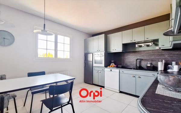 Maison à vendre    7 pièces • 149,38 m2 Néris-les-Bains