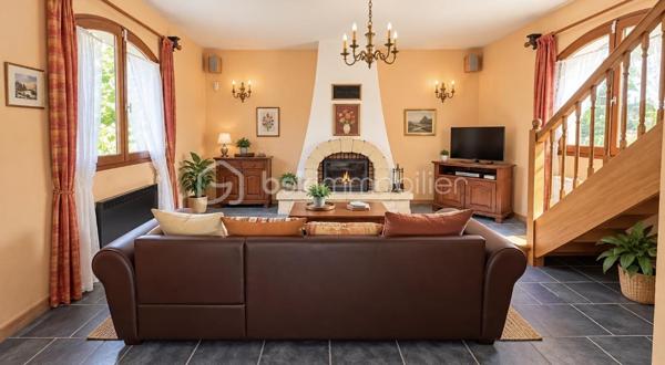 Dans un environnement calme et verdoyant, découvrez cette maison de construction traditionnelle offrant de beaux volumes et un véritable potentiel.

Elle comprend une entrée, une petite cuisine indépendante, une salle à manger, un salon avec insert, une grande véranda, 3 chambres avec placards dont une située dans la tour, une salle d’eau, une salle de bains avec WC et un WC indépendant.

🌳 À l’extérieur, profitez d’un terrain clos et arboré de 2 070 m² avec puits.

🔑 Garage, atelier, bûcher et dépendance de stockage complètent la propriété.

La maison est habitable, mais une modernisation intérieure permettra de la personnaliser et de révéler tout son potentiel.

✨ Les + : le charme de la tour, la véranda, le grand terrain, le puits et les nombreuses dépendances.

• Tout-à-l’égout
• Taxe foncière : 1 370 €
• Commodités à proximité

❤️ Une maison atypique, pleine de potentiel, à découvrir