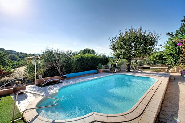 A VENDRE DRAGUIGNAN EN EXCLUSIVITE - Maison T3 + DEPENDANCE AVEC PISCINE