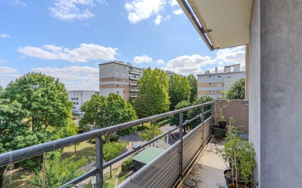Appartement à vendre    3 pièces • 65,56 m2 Noisy-le-Grand
