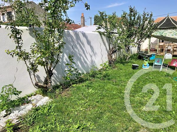 Maison à vendre  5 pièces - 97 m 2   ROCHEFORT  - 17