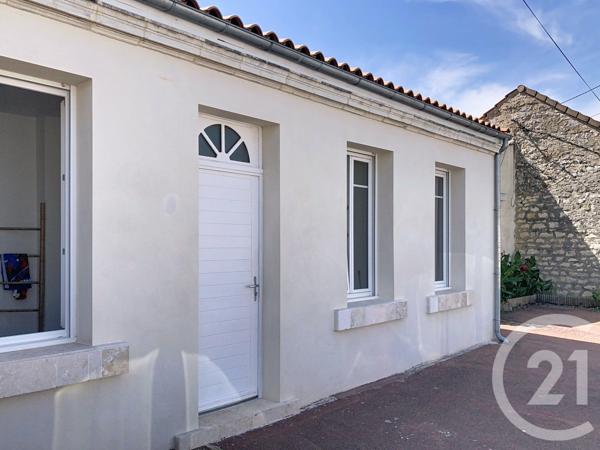 Maison à vendre  5 pièces - 97 m 2   ROCHEFORT  - 17