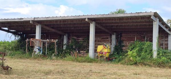 Propriété viticole avec ancien manoir du 15ème siècle, chai, maison d'habitation et dépendances
