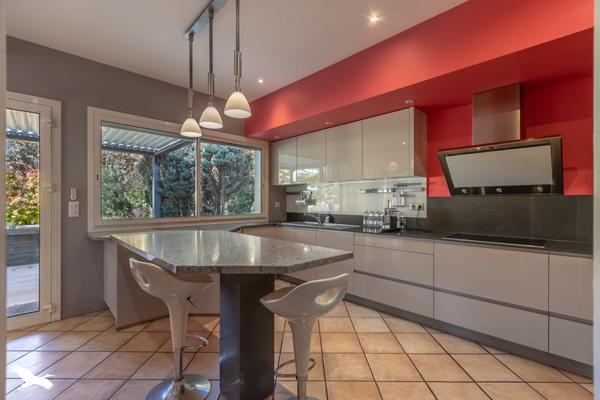 Maison à vendre |  Saint-Jean-d'Illac |  8 pièces | 350 m²