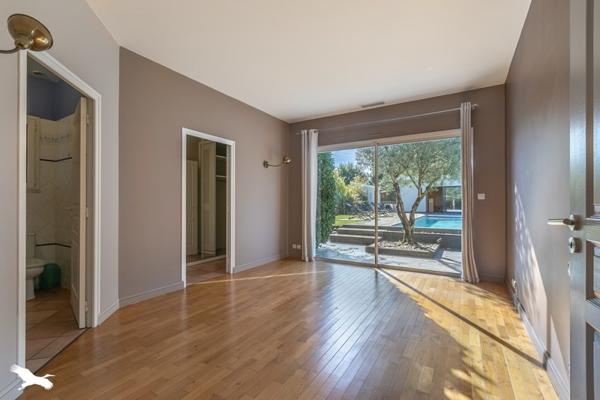 Maison à vendre |  Saint-Jean-d'Illac |  8 pièces | 350 m²