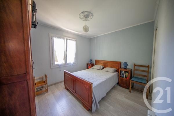 Maison à vendre  5 pièces - 90,70 m 2   ST MEDARD EN JALLES  - 33