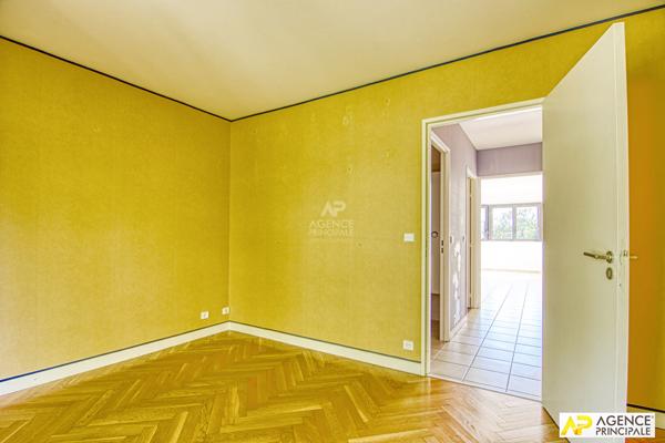 Versailles Clagny Domaine de Picardie Appartement 2 pièces 57.50 m² carrez 2ème étage avec ascenseur, balcon, cave et parking €399 000 ** - Référence 25938