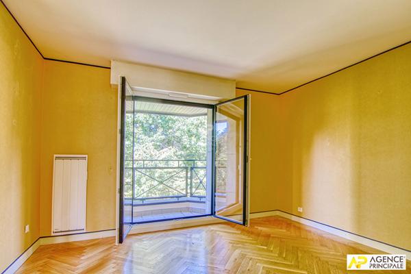 Versailles Clagny Domaine de Picardie Appartement 2 pièces 57.50 m² carrez 2ème étage avec ascenseur, balcon, cave et parking €399 000 ** - Référence 25938