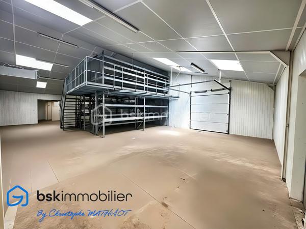 Local d activites de 1 700 m²