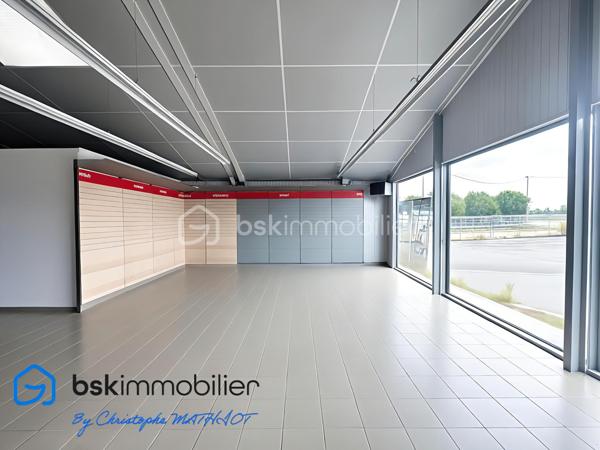 Local d activites de 1 700 m²