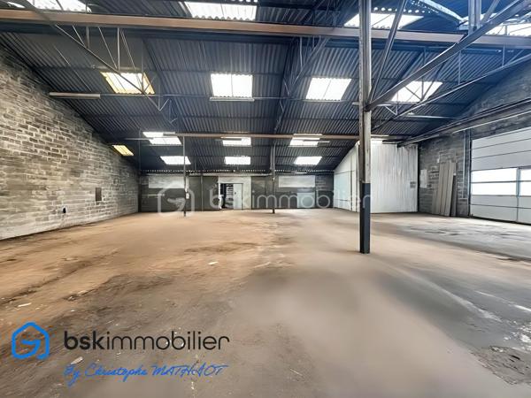 Local d activites de 1 700 m²