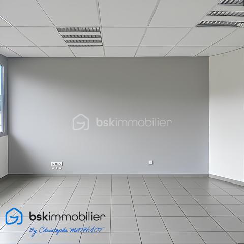 Local d activites de 1 700 m²