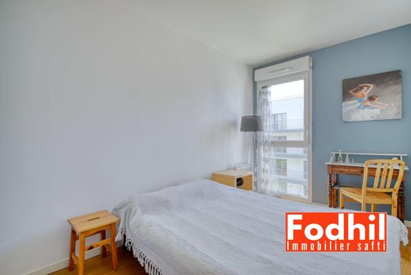 Écoquartier- Appartement 5 pièces- 3ch avec terrasse, 2 parkings et une cave.