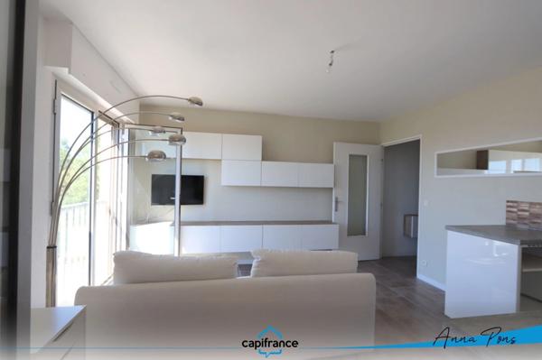 Appartement à vendre Hyères, Vue mer, piscine , Cave et Parking.