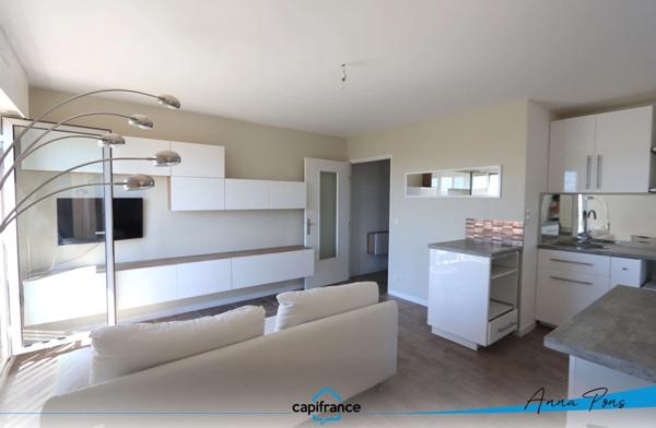 Appartement à vendre Hyères, Vue mer, piscine , Cave et Parking.