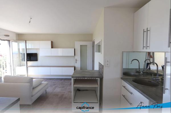 Appartement à vendre Hyères, Vue mer, piscine , Cave et Parking.